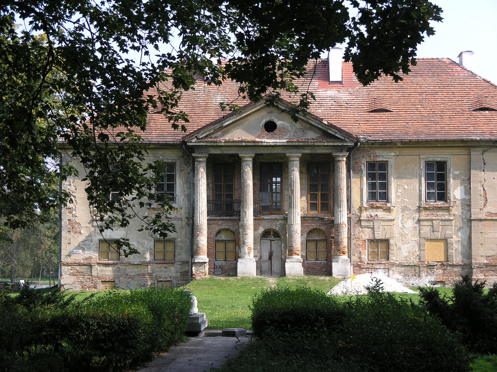 PAŁAC W PŁAWOWICACH, fot. M. Klag (MIK, 2007) CC BY SA 3.0