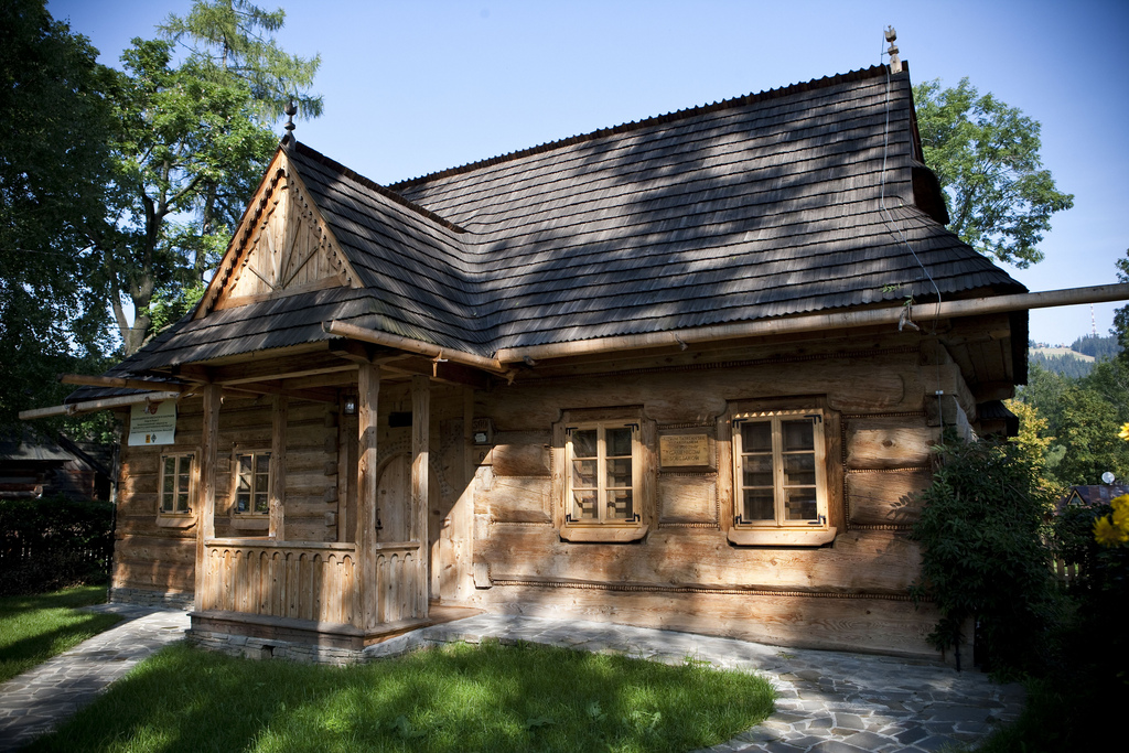 CHAŁUPA GĄSIENICÓW SOBCZAKÓW W ZAKOPANEM (Muzeum im. Dra T. Chałubińskiego w Zakopanem) ©