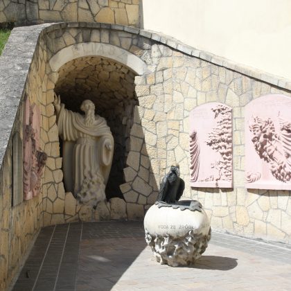 KOŚCIÓŁ I KLASZTOR OO. KARMELITÓW BOSYCH W CZERNEJ, fot.J. Nowostawska-Gyalókay (MIK, 2015) CC BY SA 3.0