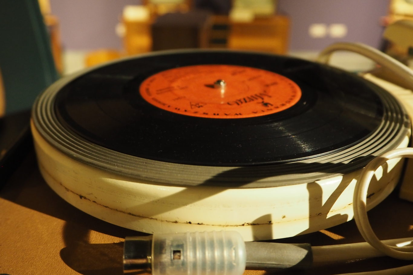 Gramofon z płytą winylową
